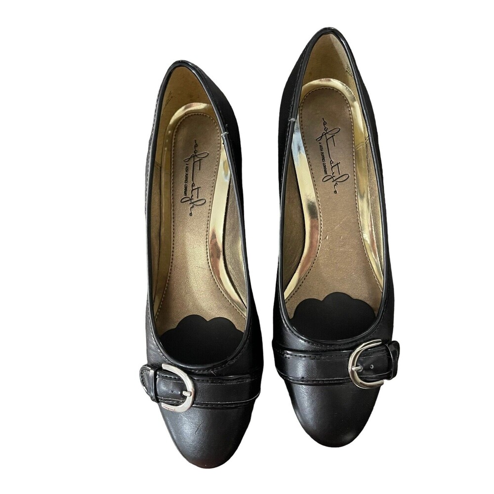 Hush Puppies Soft Style Women's 1/2” Dress Shoes Black Buckle Detail Size:8M
